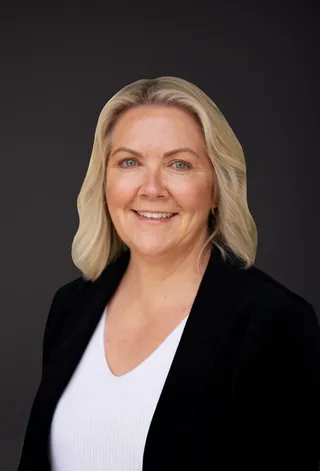 Portrait of Jenni Mitton